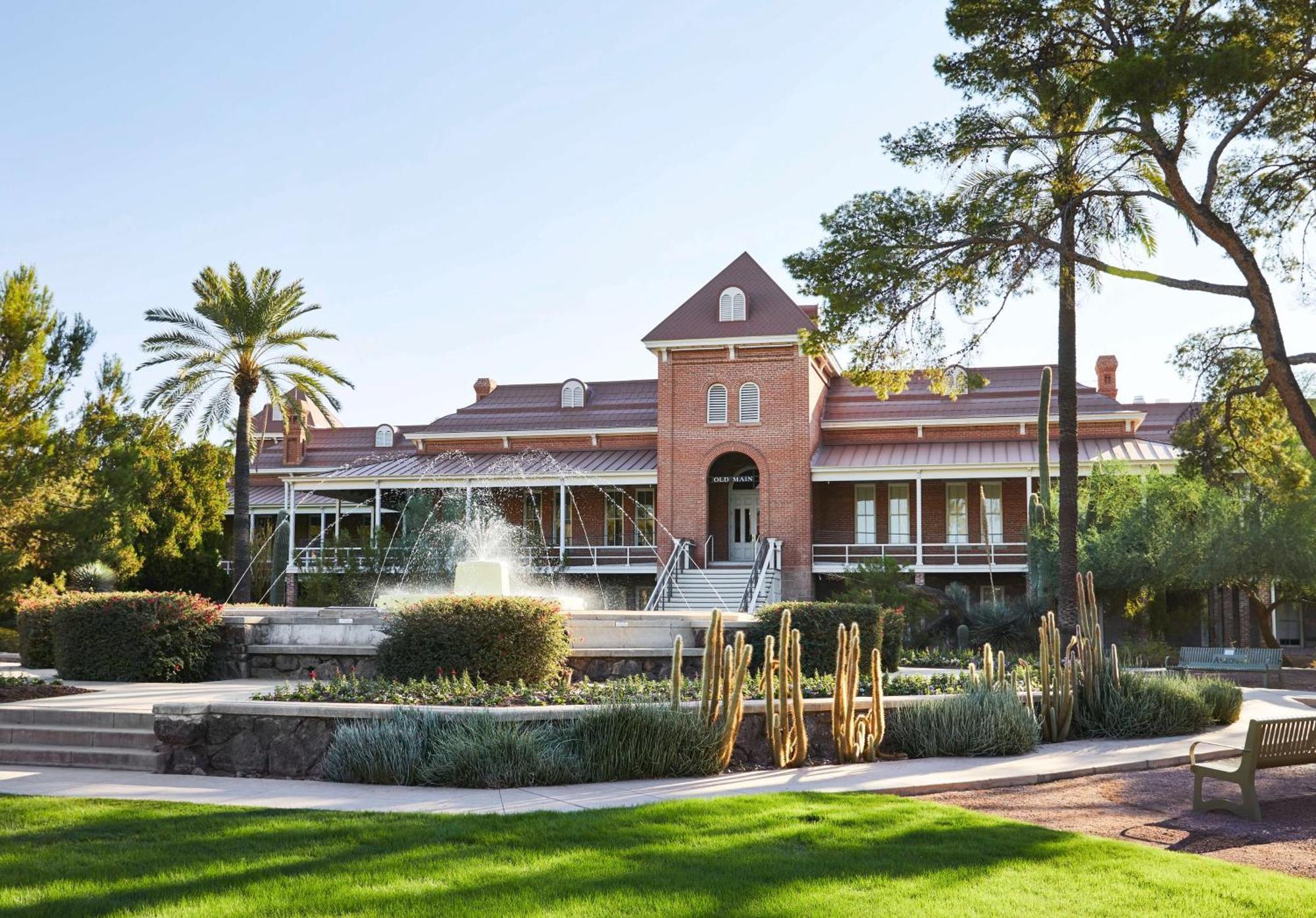 Graduate By Hilton Tucson Hotel Bagian luar foto